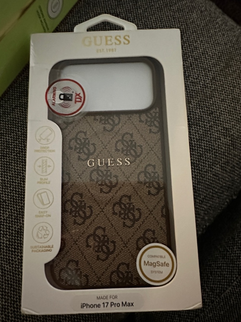 NEW GUESS Brown Logo Pattern iPhone 17 Pro Max MagSafe Case